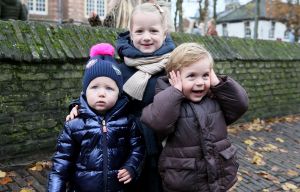 14-11-2021 NIEUWS; SINTERKLAAS IN BERGEN HEEFT ALLE TIJD VOOR IEDEREEN.De intocht van Sinterklaas in Bergen was echt een feest voor groot en klein. Deze Sinterklaas had tijd voor iedereen, foto, praatje, lachen en aandacht voor de kleine en grote mens.Het was echt een feest voor iedereen, zelfs alle ZWARTE pieten genoten van deze uurtjes in gezellig Bergen.
foto: Albert den Iseger

