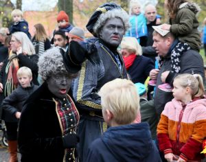 14-11-2021 NIEUWS; SINTERKLAAS IN BERGEN HEEFT ALLE TIJD VOOR IEDEREEN.De intocht van Sinterklaas in Bergen was echt een feest voor groot en klein. Deze Sinterklaas had tijd voor iedereen, foto, praatje, lachen en aandacht voor de kleine en grote mens.Het was echt een feest voor iedereen, zelfs alle ZWARTE pieten genoten van deze uurtjes in gezellig Bergen.
foto: Albert den Iseger