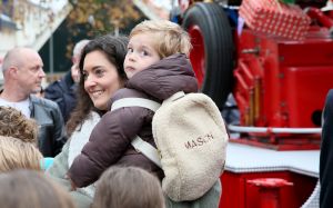 14-11-2021 NIEUWS; SINTERKLAAS IN BERGEN HEEFT ALLE TIJD VOOR IEDEREEN.De intocht van Sinterklaas in Bergen was echt een feest voor groot en klein. Deze Sinterklaas had tijd voor iedereen, foto, praatje, lachen en aandacht voor de kleine en grote mens.Het was echt een feest voor iedereen, zelfs alle ZWARTE pieten genoten van deze uurtjes in gezellig Bergen.
foto: Albert den Iseger