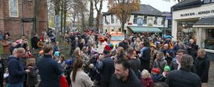 14-11-2021 NIEUWS; SINTERKLAAS IN BERGEN HEEFT ALLE TIJD VOOR IEDEREEN.De intocht van Sinterklaas in Bergen was echt een feest voor groot en klein. Deze Sinterklaas had tijd voor iedereen, foto, praatje, lachen en aandacht voor de kleine en grote mens.Het was echt een feest voor iedereen, zelfs alle ZWARTE pieten genoten van deze uurtjes in gezellig Bergen.
foto: Albert den Iseger