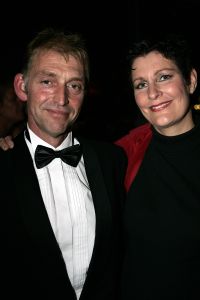 23-10-2005 SHOWBIZZ; JAN SMIT WINT 40STE TELEVIZIER -RING. Het publiek heeft gestemd en niet een academie van hoge heren en wijze dames. Jan Smit won de 40ste ring voor zijn programma Gewoon Jan Smit.Verdere winnaars waren Wendy van Dijk won dit jaar een Zilveren Televizier ster, Sipke Jan Bousema een Gouden Stuiver en Jochem van Gelder won ook een zilveren ster. Vele bekenden uit de TV wereld waren aanwezig en het was ook een gala van de mooiste jurken. 
foto: Albert den Iseger