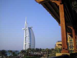 08-10-2005 ARCHITECTUUR:HOTEL BURJ AL ARAB TE DUBAI.
FOTO; ALBERT DEN ISEGER.
