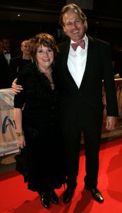 23-10-2005 SHOWBIZZ; JAN SMIT WINT 40STE TELEVIZIER -RING. Het publiek heeft gestemd en niet een academie van hoge heren en wijze dames. Jan Smit won de 40ste ring voor zijn programma Gewoon Jan Smit.Verdere winnaars waren Wendy van Dijk won dit jaar een Zilveren Televizier ster, Sipke Jan Bousema een Gouden Stuiver en Jochem van Gelder won ook een zilveren ster. Vele bekenden uit de TV wereld waren aanwezig en het was ook een gala van de mooiste jurken. 
foto: Albert den Iseger