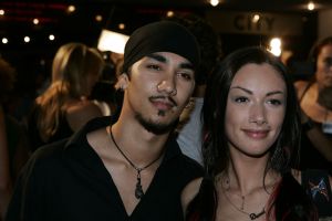 05-09-2005 SHOWBIZZ; PREMIERE VAN DE FILM SCHNITZEL PARADIJS TE AMSTERDAM.Vele bekenden waren nieuwsgierig naar deze nieuwe nederlandse filmproduktie.
foto.Albert den Iseger