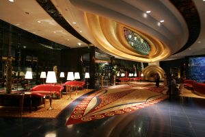 04-10-2005 ARCHITECTEUR: ENIGSTE 7 STERREN HOTEL TER WERELD HET BURJ AL ARAB HOTEL IN DUBAI.Exclusieve fotoserie van dit 7 sterren hotel te Dubai, ook  foto\'s van het interieur van een van werelds mooiste hotels.
foto\'s Albert den Iseger.