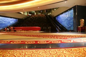 04-10-2005 ARCHITECTEUR: ENIGSTE 7 STERREN HOTEL TER WERELD HET BURJ AL ARAB HOTEL IN DUBAI.Exclusieve fotoserie van dit 7 sterren hotel te Dubai, ook  foto\'s van het interieur van een van werelds mooiste hotels.
foto\'s Albert den Iseger.