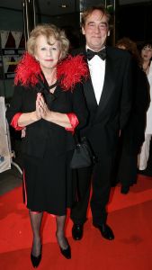 23-10-2005 SHOWBIZZ; JAN SMIT WINT 40STE TELEVIZIER -RING. Het publiek heeft gestemd en niet een academie van hoge heren en wijze dames. Jan Smit won de 40ste ring voor zijn programma Gewoon Jan Smit.Verdere winnaars waren Wendy van Dijk won dit jaar een Zilveren Televizier ster, Sipke Jan Bousema een Gouden Stuiver en Jochem van Gelder won ook een zilveren ster. Vele bekenden uit de TV wereld waren aanwezig en het was ook een gala van de mooiste jurken. 
foto: Albert den Iseger