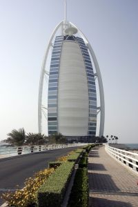 04-10-2005 ARCHITECTEUR: ENIGSTE 7 STERREN HOTEL TER WERELD HET BURJ AL ARAB HOTEL IN DUBAI.Exclusieve fotoserie van dit 7 sterren hotel te Dubai, ook  foto\'s van het interieur van een van werelds mooiste hotels.
foto\'s Albert den Iseger.