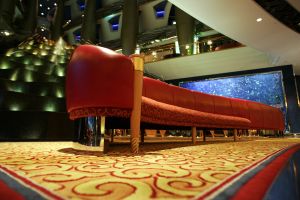 04-10-2005 ARCHITECTEUR: ENIGSTE 7 STERREN HOTEL TER WERELD HET BURJ AL ARAB HOTEL IN DUBAI.Exclusieve fotoserie van dit 7 sterren hotel te Dubai, ook  foto\'s van het interieur van een van werelds mooiste hotels.
foto\'s Albert den Iseger.