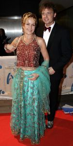 23-10-2005 SHOWBIZZ; JAN SMIT WINT 40STE TELEVIZIER -RING. Het publiek heeft gestemd en niet een academie van hoge heren en wijze dames. Jan Smit won de 40ste ring voor zijn programma Gewoon Jan Smit.Verdere winnaars waren Wendy van Dijk won dit jaar een Zilveren Televizier ster, Sipke Jan Bousema een Gouden Stuiver en Jochem van Gelder won ook een zilveren ster. Vele bekenden uit de TV wereld waren aanwezig en het was ook een gala van de mooiste jurken. 
foto: Albert den Iseger