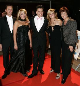 23-10-2005 SHOWBIZZ; JAN SMIT WINT 40STE TELEVIZIER -RING. Het publiek heeft gestemd en niet een academie van hoge heren en wijze dames. Jan Smit won de 40ste ring voor zijn programma Gewoon Jan Smit.Verdere winnaars waren Wendy van Dijk won dit jaar een Zilveren Televizier ster, Sipke Jan Bousema een Gouden Stuiver en Jochem van Gelder won ook een zilveren ster. Vele bekenden uit de TV wereld waren aanwezig en het was ook een gala van de mooiste jurken. 
foto: Albert den Isegerr