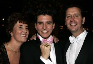 23-10-2005 SHOWBIZZ; JAN SMIT WINT 40STE TELEVIZIER -RING. Het publiek heeft gestemd en niet een academie van hoge heren en wijze dames. Jan Smit won de 40ste ring voor zijn programma Gewoon Jan Smit.Verdere winnaars waren Wendy van Dijk won dit jaar een Zilveren Televizier ster, Sipke Jan Bousema een Gouden Stuiver en Jochem van Gelder won ook een zilveren ster. Vele bekenden uit de TV wereld waren aanwezig en het was ook een gala van de mooiste jurken. 
foto: Albert den Iseger