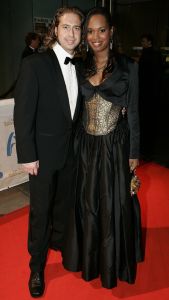 23-10-2005 SHOWBIZZ; JAN SMIT WINT 40STE TELEVIZIER -RING. Het publiek heeft gestemd en niet een academie van hoge heren en wijze dames. Jan Smit won de 40ste ring voor zijn programma Gewoon Jan Smit.Verdere winnaars waren Wendy van Dijk won dit jaar een Zilveren Televizier ster, Sipke Jan Bousema een Gouden Stuiver en Jochem van Gelder won ook een zilveren ster. Vele bekenden uit de TV wereld waren aanwezig en het was ook een gala van de mooiste jurken. 
foto: Albert den Iseger