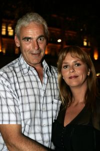 05-09-2005 SHOWBIZZ; PREMIERE VAN DE FILM SCHNITZEL PARADIJS TE AMSTERDAM.Vele bekenden waren nieuwsgierig naar deze nieuwe nederlandse filmproduktie.
foto.Albert den Iseger