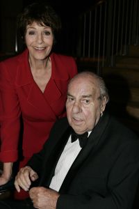 23-10-2005 SHOWBIZZ; JAN SMIT WINT 40STE TELEVIZIER -RING. Het publiek heeft gestemd en niet een academie van hoge heren en wijze dames. Jan Smit won de 40ste ring voor zijn programma Gewoon Jan Smit.Verdere winnaars waren Wendy van Dijk won dit jaar een Zilveren Televizier ster, Sipke Jan Bousema een Gouden Stuiver en Jochem van Gelder won ook een zilveren ster. Vele bekenden uit de TV wereld waren aanwezig en het was ook een gala van de mooiste jurken. 
foto: Albert den Iseger