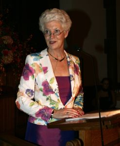 13-10-2005 POLITIEK: MINISTER SYBILLA DEKKER ONTVING DE VENECA AWARD 2005 IN DE RIDDERZAAL. Tijdens het jaardiner 2005 in de Ridderzaal Den Haag ontving Sybilla Dekker uit handen van Dhr. j.G.A.Rijnierse de Veneca Award 2005.Vele genodigden genoten van het heerlijke diner in de prachtige Riidderzaal.Ook college van Sybilla Dekker waren aanwezig o.a.Karla Peijs.
foto: Albert den Iseger.