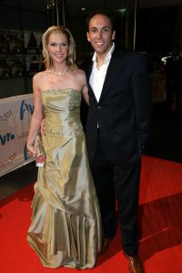 23-10-2005 SHOWBIZZ; JAN SMIT WINT 40STE TELEVIZIER -RING. Het publiek heeft gestemd en niet een academie van hoge heren en wijze dames. Jan Smit won de 40ste ring voor zijn programma Gewoon Jan Smit.Verdere winnaars waren Wendy van Dijk won dit jaar een Zilveren Televizier ster, Sipke Jan Bousema een Gouden Stuiver en Jochem van Gelder won ook een zilveren ster. Vele bekenden uit de TV wereld waren aanwezig en het was ook een gala van de mooiste jurken. 
foto: Albert den Iseger