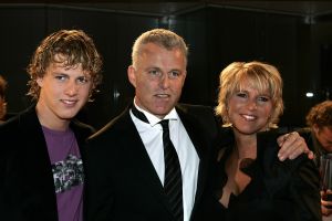 23-10-2005 SHOWBIZZ; JAN SMIT WINT 40STE TELEVIZIER -RING. Het publiek heeft gestemd en niet een academie van hoge heren en wijze dames. Jan Smit won de 40ste ring voor zijn programma Gewoon Jan Smit.Verdere winnaars waren Wendy van Dijk won dit jaar een Zilveren Televizier ster, Sipke Jan Bousema een Gouden Stuiver en Jochem van Gelder won ook een zilveren ster. Vele bekenden uit de TV wereld waren aanwezig en het was ook een gala van de mooiste jurken. 
foto: Albert den Iseger