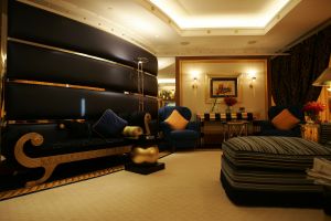 04-10-2005 ARCHITECTEUR: ENIGSTE 7 STERREN HOTEL TER WERELD HET BURJ AL ARAB HOTEL IN DUBAI.Exclusieve fotoserie van dit 7 sterren hotel te Dubai, ook  foto\'s van het interieur van een van werelds mooiste hotels.
foto\'s Albert den Iseger.