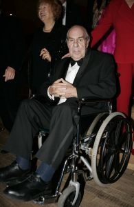 23-10-2005 SHOWBIZZ; JAN SMIT WINT 40STE TELEVIZIER -RING. Het publiek heeft gestemd en niet een academie van hoge heren en wijze dames. Jan Smit won de 40ste ring voor zijn programma Gewoon Jan Smit.Verdere winnaars waren Wendy van Dijk won dit jaar een Zilveren Televizier ster, Sipke Jan Bousema een Gouden Stuiver en Jochem van Gelder won ook een zilveren ster. Vele bekenden uit de TV wereld waren aanwezig en het was ook een gala van de mooiste jurken. 
foto: Albert den Iseger