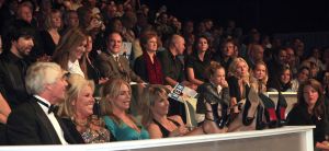 22-10-2006 SHOWBIZZ; HEIN VERGEER EN PARTNER FLORENTINE HOUDINIERE WINNEN STERREN DANSEN OP HET IJS. Het ging tussen Hein Vergeer en Jody Bernal en hun schaatspartners, er werd massaal gebeld door het Nederlandse publiek en Hein werd gekozen tot de winnaar van Sterren dansen op het ijs 2006.De jury met als speciale gast Katarina Witt  had slechts een adviserende rol, het nederlandse publiek mocht beslissen.
foto; Albert den Iseger.