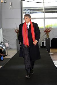 16-10-2006 SHOWBIZZ; KOSTER EN MARTIN SCHILDER OPENEN DE WINTER IN STIJL. Zondag 15 Oktober begon de winter in de showroom van Martin Schilder te Alkmaar.In samenwerking met Koster en K20 mode uit Alkmaar werd er een wintermodeshow gehouden.In een decor van de Audi topmodellen toonden zij de nieuwste heren en dames collecties winter 2006 -  2007. Enkele honderden liefhebbers van mooie mode en prachtige auto s waren aanwezig op dit intieme mode feestje. Met een knipoog naar de stoere Audi Q7, de Glossy TT en de robuuste Audi Allroad nam men na enkele uren afscheid van Martin Schilders imposante showroom. De winter is in stijl geopend door Koster en Martin Schilder en daar was men best trots op.
foto: Albert den Iseger.
