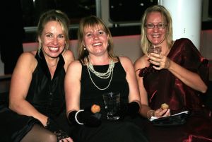 14-10-2006 SHOWBIZZ; JUNIOR KAMER BRENGT GLITTER EN GLAMOUR NAAR ALKMAAR.Ter gelegenheid van het 40 jarige bestaan van de Junior kamer was er een feest georganiseerd op een prachtige boot namelijk een van PURE LINER. Vele honderden JR gasten waren per limo of per  Hummer naar Alkmaar gekomen om het gala feest van het jaar mee te vieren.Elk jaar vieren de leden van de junior kamer een gala feest voor haar leden, nu waren ook niet leden uitgenodigd om het 40 jarige bestaan van de JR kamer mee te vieren.Muziek was er van een top dj en ook Replay kwam even langs om de voetjes en handjes wat losser te maken op deze prachtige boot.Na het feest werd iedereen weer naar huis gereden in de gereedstaande limo-s. Al met al een compliment voor de leden van de JR kamer. Eindelijk eens een feest met uitstraling, het was nu echt GLITTER EN GLAMOUR IN ALKMAAR.
foto: Albert den Iseger.