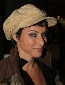 27-10-2006 SHOWBIZZ; PREMIERE VAN TONEELSTUK SEXUAL PERVERSITY. MTV en REP producties presenteerden de premiere van het gedurfde toneelstuk Sexual Perversity met Birgit Schuurman_Johnny de Mol_Gijs Naber en Jelka van Houten. Het stuk gaat over geven en nemen en je durven overgeven in een relatie, in een tijd waar je wordt overspoelt met seks,decadentie en losbandigheid. De premiere werd bezocht door tal van BNers oa. Katja Schuurman-Dinand Woesthoff-Sjoerd Pleijsier-Huub Stapel-Ellen van Damme-Carice van Houten-Percy-Winston Post en nog vele anderen.
foto: Albert den Iseger