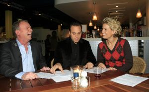 18-10-2006 SHOWBIZZ; ENTERTAINMENT LIVE MET FRANS BAUER ALS PRESENTATOR. Frans Bauer vandaag in Entertainment Live als presentator naast Evert Santegoeds en Sjimmy Bruijninckx.
foto: Albert den Iseger.