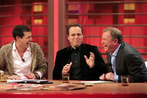 18-10-2006 SHOWBIZZ; ENTERTAINMENT LIVE MET FRANS BAUER ALS PRESENTATOR. Frans Bauer vandaag in Entertainment Live als presentator naast Evert Santegoeds en Sjimmy Bruijninckx.
foto: Albert den Iseger.