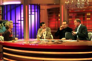 18-10-2006 SHOWBIZZ; ENTERTAINMENT LIVE MET FRANS BAUER ALS PRESENTATOR. Frans Bauer vandaag in Entertainment Live als presentator naast Evert Santegoeds en Sjimmy Bruijninckx.
foto: Albert den Iseger.