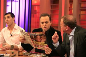 18-10-2006 SHOWBIZZ; ENTERTAINMENT LIVE MET FRANS BAUER ALS PRESENTATOR. Frans Bauer vandaag in Entertainment Live als presentator naast Evert Santegoeds en Sjimmy Bruijninckx.
foto: Albert den Iseger.