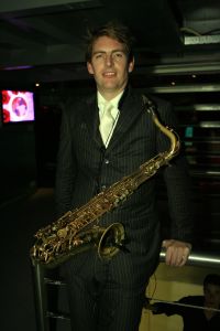 14-10-2006 SHOWBIZZ; JUNIOR KAMER BRENGT GLITTER EN GLAMOUR NAAR ALKMAAR.Ter gelegenheid van het 40 jarige bestaan van de Junior kamer was er een feest georganiseerd op een prachtige boot namelijk een van PURE LINER. Vele honderden JR gasten waren per limo of per  Hummer naar Alkmaar gekomen om het gala feest van het jaar mee te vieren.Elk jaar vieren de leden van de junior kamer een gala feest voor haar leden, nu waren ook niet leden uitgenodigd om het 40 jarige bestaan van de JR kamer mee te vieren.Muziek was er van een top dj en ook Replay kwam even langs om de voetjes en handjes wat losser te maken op deze prachtige boot.Na het feest werd iedereen weer naar huis gereden in de gereedstaande limo-s. Al met al een compliment voor de leden van de JR kamer. Eindelijk eens een feest met uitstraling, het was nu echt GLITTER EN GLAMOUR IN ALKMAAR.
foto: Albert den Iseger.