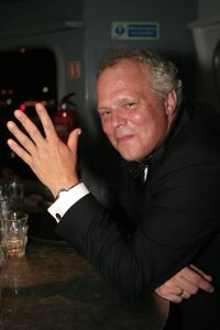 14-10-2006 SHOWBIZZ; JUNIOR KAMER BRENGT GLITTER EN GLAMOUR NAAR ALKMAAR.Ter gelegenheid van het 40 jarige bestaan van de Junior kamer was er een feest georganiseerd op een prachtige boot namelijk een van PURE LINER. Vele honderden JR gasten waren per limo of per  Hummer naar Alkmaar gekomen om het gala feest van het jaar mee te vieren.Elk jaar vieren de leden van de junior kamer een gala feest voor haar leden, nu waren ook niet leden uitgenodigd om het 40 jarige bestaan van de JR kamer mee te vieren.Muziek was er van een top dj en ook Replay kwam even langs om de voetjes en handjes wat losser te maken op deze prachtige boot.Na het feest werd iedereen weer naar huis gereden in de gereedstaande limo-s. Al met al een compliment voor de leden van de JR kamer. Eindelijk eens een feest met uitstraling, het was nu echt GLITTER EN GLAMOUR IN ALKMAAR.
foto: Albert den Iseger.