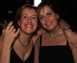 14-10-2006 SHOWBIZZ; JUNIOR KAMER BRENGT GLITTER EN GLAMOUR NAAR ALKMAAR.Ter gelegenheid van het 40 jarige bestaan van de Junior kamer was er een feest georganiseerd op een prachtige boot namelijk een van PURE LINER. Vele honderden JR gasten waren per limo of per  Hummer naar Alkmaar gekomen om het gala feest van het jaar mee te vieren.Elk jaar vieren de leden van de junior kamer een gala feest voor haar leden, nu waren ook niet leden uitgenodigd om het 40 jarige bestaan van de JR kamer mee te vieren.Muziek was er van een top dj en ook Replay kwam even langs om de voetjes en handjes wat losser te maken op deze prachtige boot.Na het feest werd iedereen weer naar huis gereden in de gereedstaande limo-s. Al met al een compliment voor de leden van de JR kamer. Eindelijk eens een feest met uitstraling, het was nu echt GLITTER EN GLAMOUR IN ALKMAAR.
foto: Albert den Iseger.