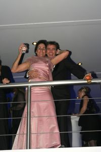14-10-2006 SHOWBIZZ; JUNIOR KAMER BRENGT GLITTER EN GLAMOUR NAAR ALKMAAR.Ter gelegenheid van het 40 jarige bestaan van de Junior kamer was er een feest georganiseerd op een prachtige boot namelijk een van PURE LINER. Vele honderden JR gasten waren per limo of per  Hummer naar Alkmaar gekomen om het gala feest van het jaar mee te vieren.Elk jaar vieren de leden van de junior kamer een gala feest voor haar leden, nu waren ook niet leden uitgenodigd om het 40 jarige bestaan van de JR kamer mee te vieren.Muziek was er van een top dj en ook Replay kwam even langs om de voetjes en handjes wat losser te maken op deze prachtige boot.Na het feest werd iedereen weer naar huis gereden in de gereedstaande limo-s. Al met al een compliment voor de leden van de JR kamer. Eindelijk eens een feest met uitstraling, het was nu echt GLITTER EN GLAMOUR IN ALKMAAR.
foto: Albert den Iseger.