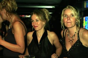 14-10-2006 SHOWBIZZ; JUNIOR KAMER BRENGT GLITTER EN GLAMOUR NAAR ALKMAAR.Ter gelegenheid van het 40 jarige bestaan van de Junior kamer was er een feest georganiseerd op een prachtige boot namelijk een van PURE LINER. Vele honderden JR gasten waren per limo of per  Hummer naar Alkmaar gekomen om het gala feest van het jaar mee te vieren.Elk jaar vieren de leden van de junior kamer een gala feest voor haar leden, nu waren ook niet leden uitgenodigd om het 40 jarige bestaan van de JR kamer mee te vieren.Muziek was er van een top dj en ook Replay kwam even langs om de voetjes en handjes wat losser te maken op deze prachtige boot.Na het feest werd iedereen weer naar huis gereden in de gereedstaande limo-s. Al met al een compliment voor de leden van de JR kamer. Eindelijk eens een feest met uitstraling, het was nu echt GLITTER EN GLAMOUR IN ALKMAAR.
foto: Albert den Iseger.