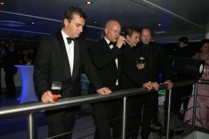 14-10-2006 SHOWBIZZ; JUNIOR KAMER BRENGT GLITTER EN GLAMOUR NAAR ALKMAAR.Ter gelegenheid van het 40 jarige bestaan van de Junior kamer was er een feest georganiseerd op een prachtige boot namelijk een van PURE LINER. Vele honderden JR gasten waren per limo of per  Hummer naar Alkmaar gekomen om het gala feest van het jaar mee te vieren.Elk jaar vieren de leden van de junior kamer een gala feest voor haar leden, nu waren ook niet leden uitgenodigd om het 40 jarige bestaan van de JR kamer mee te vieren.Muziek was er van een top dj en ook Replay kwam even langs om de voetjes en handjes wat losser te maken op deze prachtige boot.Na het feest werd iedereen weer naar huis gereden in de gereedstaande limo-s. Al met al een compliment voor de leden van de JR kamer. Eindelijk eens een feest met uitstraling, het was nu echt GLITTER EN GLAMOUR IN ALKMAAR.
foto: Albert den Iseger.