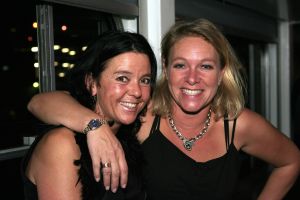 14-10-2006 SHOWBIZZ; JUNIOR KAMER BRENGT GLITTER EN GLAMOUR NAAR ALKMAAR.Ter gelegenheid van het 40 jarige bestaan van de Junior kamer was er een feest georganiseerd op een prachtige boot namelijk een van PURE LINER. Vele honderden JR gasten waren per limo of per  Hummer naar Alkmaar gekomen om het gala feest van het jaar mee te vieren.Elk jaar vieren de leden van de junior kamer een gala feest voor haar leden, nu waren ook niet leden uitgenodigd om het 40 jarige bestaan van de JR kamer mee te vieren.Muziek was er van een top dj en ook Replay kwam even langs om de voetjes en handjes wat losser te maken op deze prachtige boot.Na het feest werd iedereen weer naar huis gereden in de gereedstaande limo-s. Al met al een compliment voor de leden van de JR kamer. Eindelijk eens een feest met uitstraling, het was nu echt GLITTER EN GLAMOUR IN ALKMAAR.
foto: Albert den Iseger.