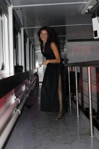 14-10-2006 SHOWBIZZ; JUNIOR KAMER BRENGT GLITTER EN GLAMOUR NAAR ALKMAAR.Ter gelegenheid van het 40 jarige bestaan van de Junior kamer was er een feest georganiseerd op een prachtige boot namelijk een van PURE LINER. Vele honderden JR gasten waren per limo of per  Hummer naar Alkmaar gekomen om het gala feest van het jaar mee te vieren.Elk jaar vieren de leden van de junior kamer een gala feest voor haar leden, nu waren ook niet leden uitgenodigd om het 40 jarige bestaan van de JR kamer mee te vieren.Muziek was er van een top dj en ook Replay kwam even langs om de voetjes en handjes wat losser te maken op deze prachtige boot.Na het feest werd iedereen weer naar huis gereden in de gereedstaande limo-s. Al met al een compliment voor de leden van de JR kamer. Eindelijk eens een feest met uitstraling, het was nu echt GLITTER EN GLAMOUR IN ALKMAAR.
foto: Albert den Iseger.