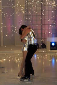 22-10-2006 SHOWBIZZ; HEIN VERGEER EN PARTNER FLORENTINE HOUDINIERE WINNEN STERREN DANSEN OP HET IJS. Het ging tussen Hein Vergeer en Jody Bernal en hun schaatspartners, er werd massaal gebeld door het Nederlandse publiek en Hein werd gekozen tot de winnaar van Sterren dansen op het ijs 2006.De jury met als speciale gast Katarina Witt  had slechts een adviserende rol, het nederlandse publiek mocht beslissen.
foto; Albert den Iseger.