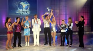 22-10-2006 SHOWBIZZ; HEIN VERGEER EN PARTNER FLORENTINE HOUDINIERE WINNEN STERREN DANSEN OP HET IJS. Het ging tussen Hein Vergeer en Jody Bernal en hun schaatspartners, er werd massaal gebeld door het Nederlandse publiek en Hein werd gekozen tot de winnaar van Sterren dansen op het ijs 2006.De jury met als speciale gast Katarina Witt  had slechts een adviserende rol, het nederlandse publiek mocht beslissen.
foto; Albert den Iseger.
