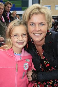 26-10-2006 SHOWBIZZ; PREMIERE VAN THEATERTOUR KUS JE VRIENDEN. Na vandaag zijn  Meike -  Fleur- Anouk en Monique te bewonderen in verschillende theaters door het hele land met hun KUS je vriendentour. Het niuwe album van KUS ligt in de winkel en het is onder tussen al beloond met een Gouden Award. Vele BNers waren komen opdraven met hun kinderen in het Fortis Circustheater te Scheveningen.
Foto: Albert den Iseger. 