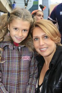 26-10-2006 SHOWBIZZ; PREMIERE VAN THEATERTOUR KUS JE VRIENDEN. Na vandaag zijn  Meike -  Fleur- Anouk en Monique te bewonderen in verschillende theaters door het hele land met hun KUS je vriendentour. Het niuwe album van KUS ligt in de winkel en het is onder tussen al beloond met een Gouden Award. Vele BNers waren komen opdraven met hun kinderen in het Fortis Circustheater te Scheveningen.
Foto: Albert den Iseger. 