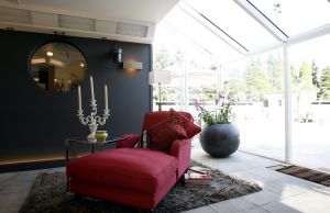 21-09-2006 SHOWBIZZ; KICK OFF VAN TALPA S  GOUDEN KOOI. Bezichtiging van het huis en kennismaking met de bewoners van de verbouwde villa.
foto: Albert den Iseger.