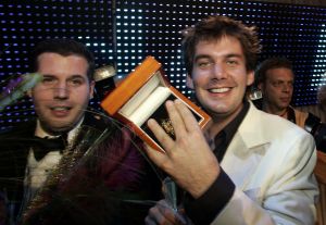 20-10-2006 SHOWBIZZ; UITREIKING VAN GOUDEN TELEVIZIERRING 2006.Vandaag vondt de uitreiking plaats van de Televizier ring 2006, winnaars van de gouden ring waren de Lama s, zilveren televizier ring voor Yvon Jaspers,  zilveren televizier-ster Paul de Leeuw en de gouden stuiver ging naar AVRO Junior songfestival Tooske Ragas.
foto: Albert den Iseger.