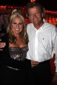 22-10-2006 SHOWBIZZ; HEIN VERGEER EN PARTNER FLORENTINE HOUDINIERE WINNEN STERREN DANSEN OP HET IJS. Het ging tussen Hein Vergeer en Jody Bernal en hun schaatspartners, er werd massaal gebeld door het Nederlandse publiek en Hein werd gekozen tot de winnaar van Sterren dansen op het ijs 2006.De jury met als speciale gast Katarina Witt  had slechts een adviserende rol, het nederlandse publiek mocht beslissen.
foto; Albert den Iseger.