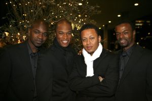 31-10-2006 SHOWBIZZ; PREMIERE VAN EERSTE MODESHOW VAN GORDON. Gisterenavond was het dan zover de eerste modeshow van Gordon in het confectiecentrum te Amsterdam. By Gordon was het thema, niet spectalulair maar gewoon leuk om te zien, mooie mannen sierden de catwalk en als verrassing liepen Ruud Gullit-Winston Post en Winston Gerstanowitz mee. Rita Verdonk overhandigde de eerste nieuwe  CD aan Gordon. De nieuwe vriend van Gorden Bartho Boer nipte een traantje weg van geluk.Erg veel pers was aanwezig die zich verdrongen om foto s van het nieuwe paar te maken, familie van Gordon ergden zich aan de fotografen en gooiden moedwillig een aantal wijntjes richting de fotografen, terwijl Gordon deze mensen zo hard nodig heeft om zijn middelmatige mode te promoten. Vele Bn ers waren niet aanwezig zodat Gordon zich moet afvragen wie zijn vrienden wel en niet zijn.
foto: Albert den Iseger.