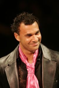 31-10-2006 SHOWBIZZ; PREMIERE VAN EERSTE MODESHOW VAN GORDON. Gisterenavond was het dan zover de eerste modeshow van Gordon in het confectiecentrum te Amsterdam. By Gordon was het thema, niet spectalulair maar gewoon leuk om te zien, mooie mannen sierden de catwalk en als verrassing liepen Ruud Gullit-Winston Post en Winston Gerstanowitz mee. Rita Verdonk overhandigde de eerste nieuwe  CD aan Gordon. De nieuwe vriend van Gorden Bartho Boer nipte een traantje weg van geluk.Erg veel pers was aanwezig die zich verdrongen om foto s van het nieuwe paar te maken, familie van Gordon ergden zich aan de fotografen en gooiden moedwillig een aantal wijntjes richting de fotografen, terwijl Gordon deze mensen zo hard nodig heeft om zijn middelmatige mode te promoten. Vele Bn ers waren niet aanwezig zodat Gordon zich moet afvragen wie zijn vrienden wel en niet zijn.
foto: Albert den Iseger.