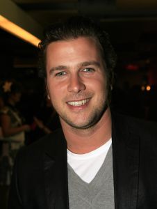 27-10-2006 SHOWBIZZ; PREMIERE VAN TONEELSTUK SEXUAL PERVERSITY. MTV en REP producties presenteerden de premiere van het gedurfde toneelstuk Sexual Perversity met Birgit Schuurman_Johnny de Mol_Gijs Naber en Jelka van Houten. Het stuk gaat over geven en nemen en je durven overgeven in een relatie, in een tijd waar je wordt overspoelt met seks,decadentie en losbandigheid. De premiere werd bezocht door tal van BNers oa. Katja Schuurman-Dinand Woesthoff-Sjoerd Pleijsier-Huub Stapel-Ellen van Damme-Carice van Houten-Percy-Winston Post en nog vele anderen. 
foto: Albert den Iseger